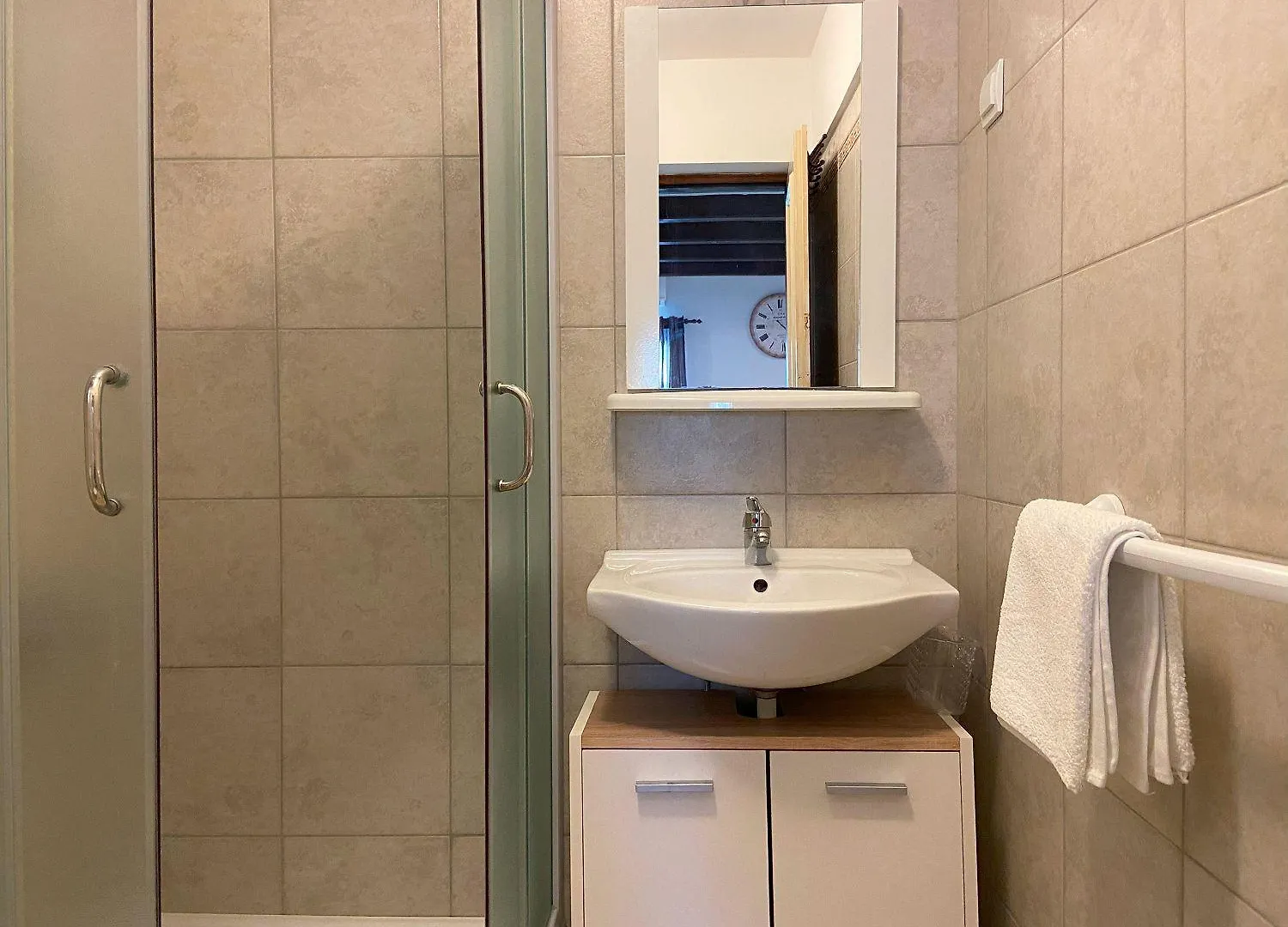 Mediterranes Apartment Mit Grillbereich, Liegen Im Garten, Privatparkplatz, Wifi 罗维尼