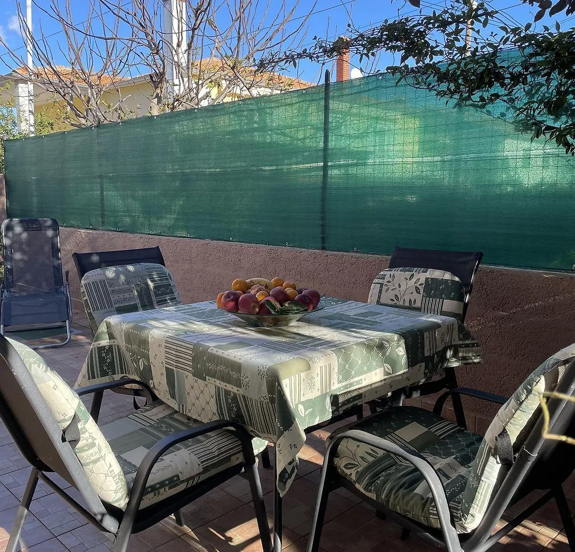 Mediterranes Apartment Mit Grillbereich, Liegen Im Garten, Privatparkplatz, Wifi 罗维尼 0*,  克罗地亚