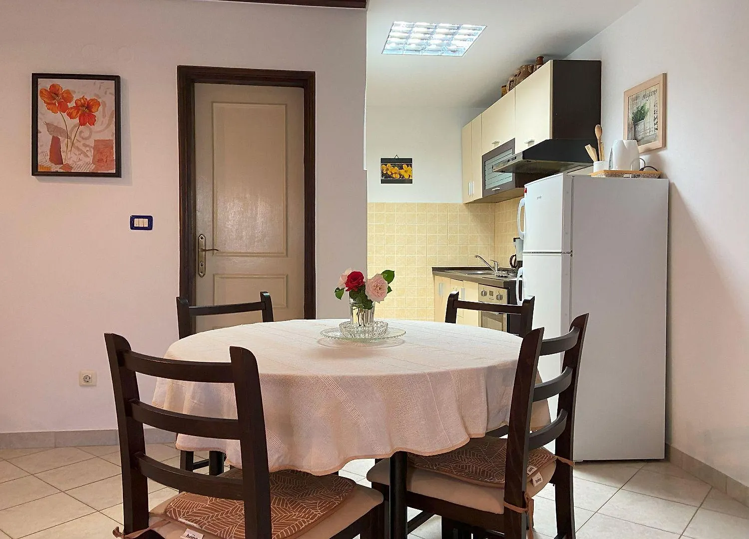 Mediterranes Apartment Mit Grillbereich, Liegen Im Garten, Privatparkplatz, Wifi 罗维尼 0*,