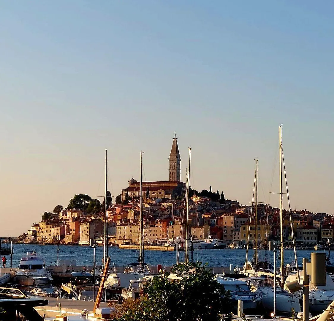 Mediterranes Apartment Mit Grillbereich, Liegen Im Garten, Privatparkplatz, Wifi Rovinj