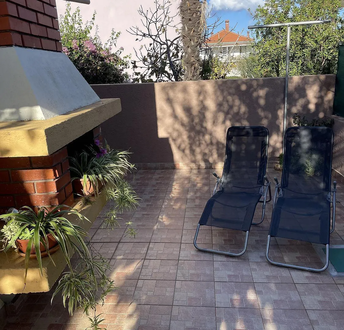 Mediterranes Apartment Mit Grillbereich, Liegen Im Garten, Privatparkplatz, Wifi Rovinj